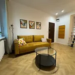 Swietojanska 49